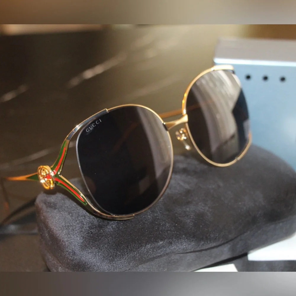 Gucci GG0225S Sunglasses - Picture 4 of 13